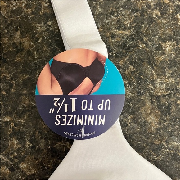 2/9  nwt vanity fair white underwire bra 42C style # 76084 - Picture 3 of 7